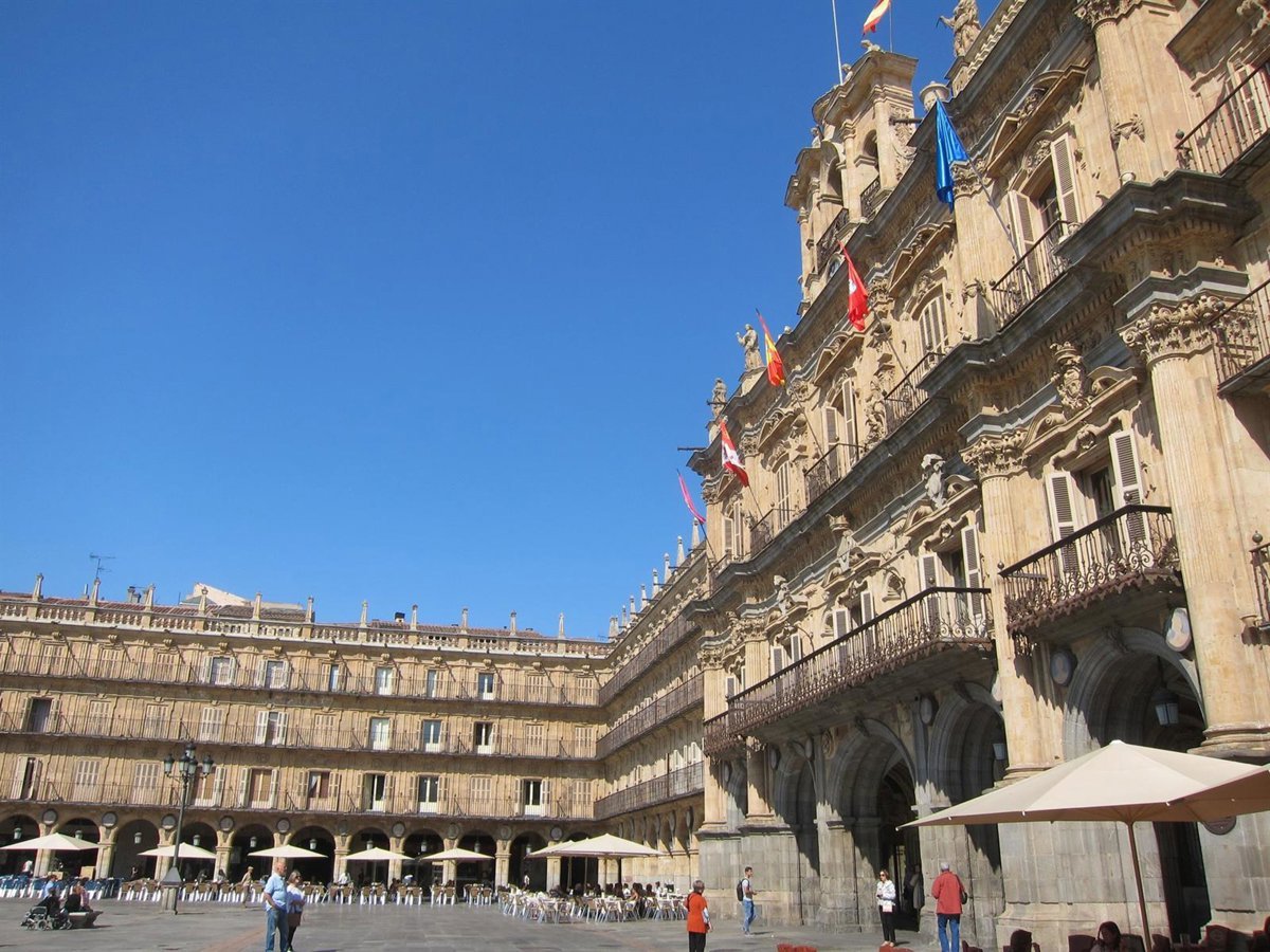 El-Ayuntamiento-de-Salamanca-instalara-pantalla-gigante-en-Plaza-Mayor.jpg
