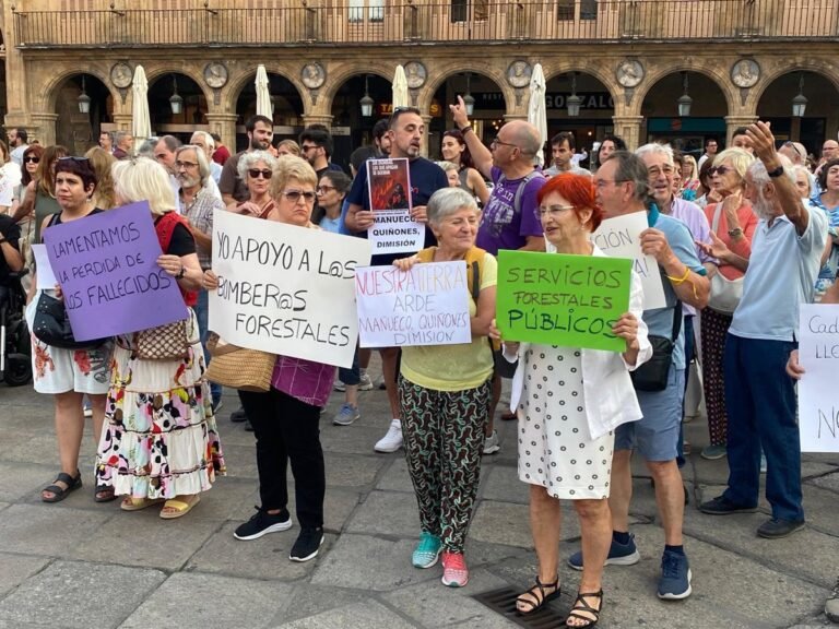300-personas-piden-la-dimision-de-Manueco-y-Suarez-Quinones-por.jpg