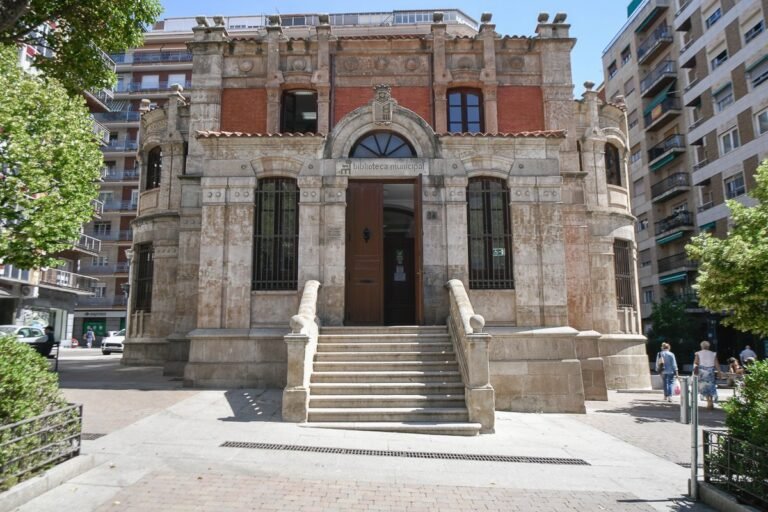 La-biblioteca-municipal-Gabriel-y-Galan-cerrara-por-renovacion-el.jpg