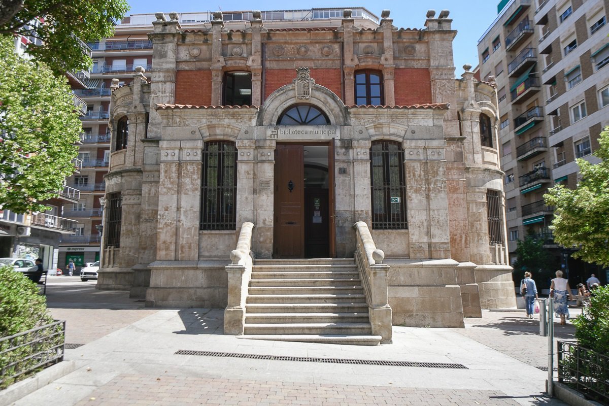 La-biblioteca-municipal-Gabriel-y-Galan-cerrara-por-renovacion-el.jpg
