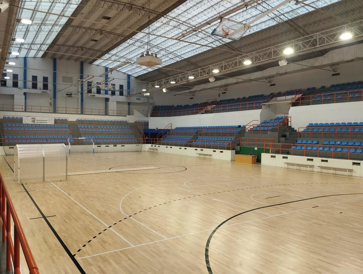 Renovada-la-iluminacion-LED-del-pabellon-de-La-Alamedilla-en.jpg
