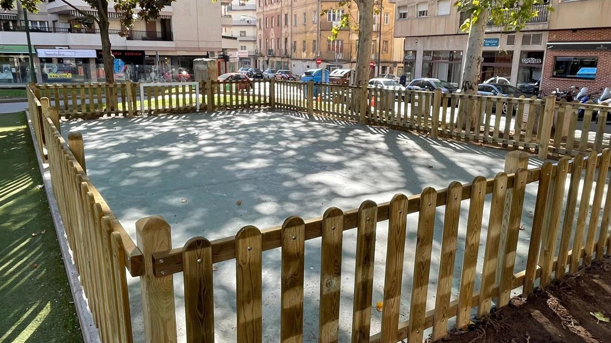 Ampliacion-de-zona-de-juegos-infantiles-en-plaza-de-Julian.jpg
