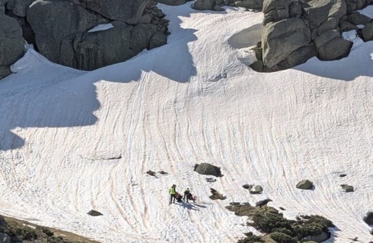 Rescatado-montanero-herido-en-pico-Calvitero-en-Candelario-Salamanca.jpg